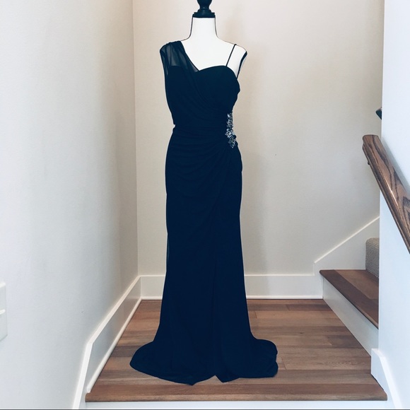 Cache Formal Gown - Picture 1 of 10